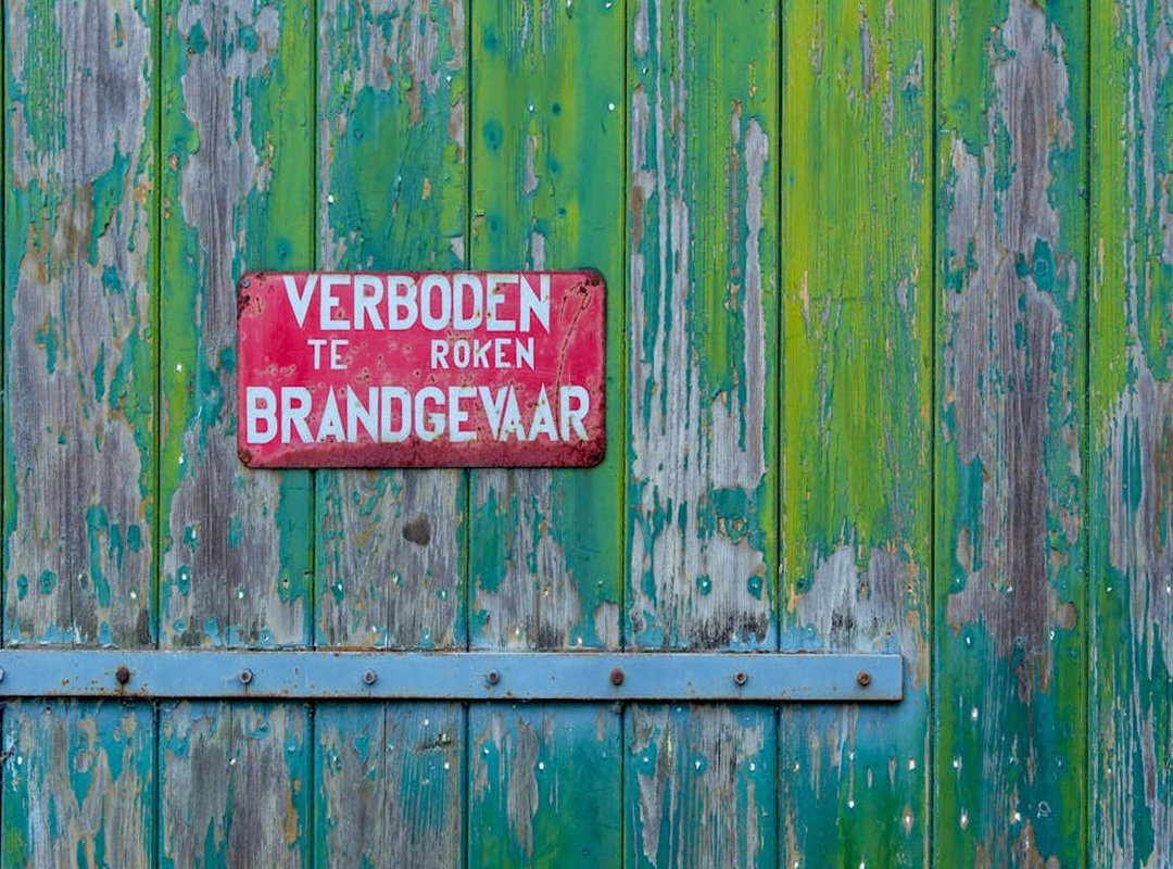 Warning Signs: How to Spot a Dangerous Download Website